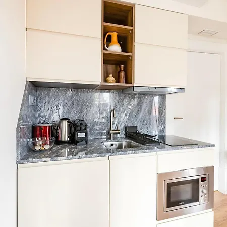 Guestready - Caldeireiros Studios * Oporto