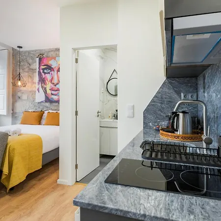 Guestready - Caldeireiros Apartament Porto